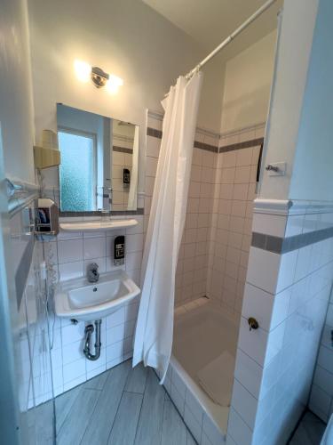 Hotel-Maison Am Olivaer Platz - image 3