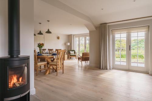 Facilities, Shepherds Rock in Mitchelland