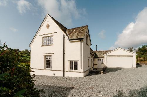 Exterior view, Shepherds Rock in Mitchelland