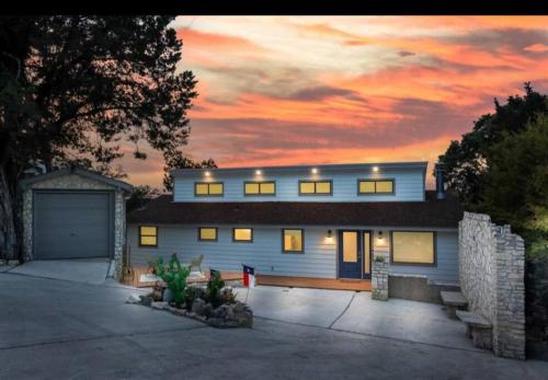 Canyon Lake luxury getaway, hot tub with Lakeview in Canyon Lake, USA