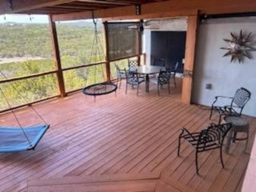 Canyon Lake luxury getaway, hot tub with Lakeview in Canyon Lake, USA