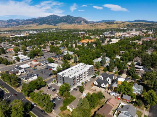 Stylish SoBo Condo - Steps to Main St in Bozeman, USA