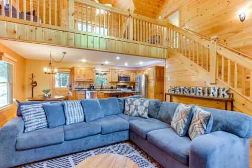 Ellijay Escape with Spacious Deck and Private Hot Tub! in Ellijay, USA