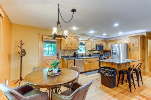 Ellijay Escape with Spacious Deck and Private Hot Tub! in Ellijay, USA