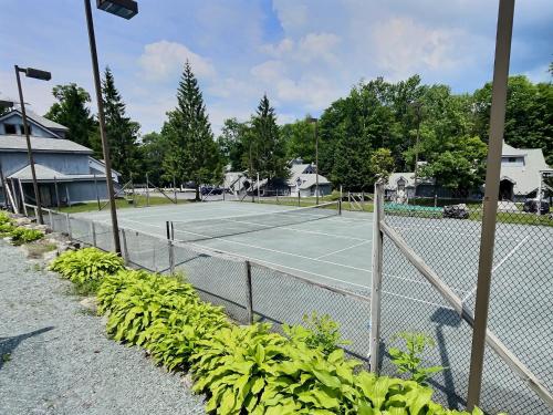 BearAll Both Units of Duplex on Killington Road BearAll Both Units of Duplex on Killington Road