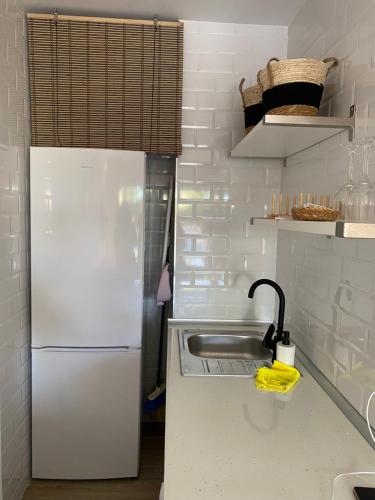 One-Bedroom Apartment image 1