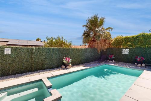 Adobe Sunburst- 3960 in Palm Springs, USA