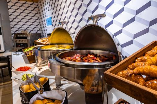 593219298 Holiday Inn Express Rosario by IHG