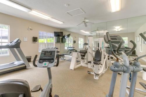 Upscale St Simons Condo Sunroom and Steps to Pool! Upscale St Simons Condo Sunroom and Steps to Pool!