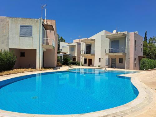 Úszómedence, ATHINA-Georgia in Longos Aegio