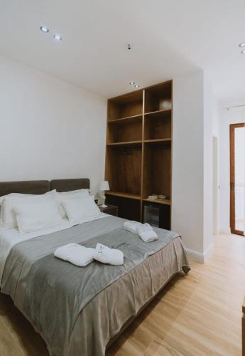 Double Room with Balcony image 1