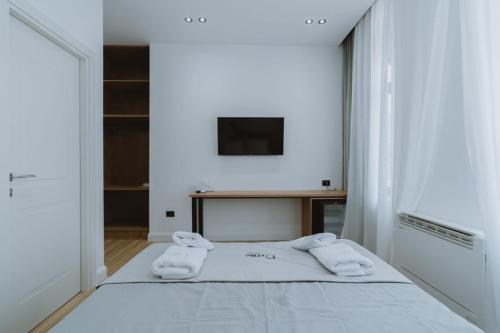 Double Room image 4