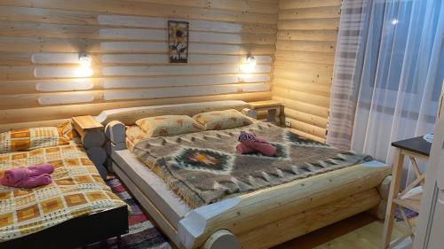 1 double bed, 1 twin bed