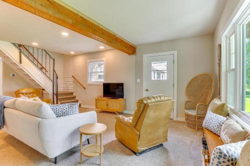 Spacious Getaway with Boat Dock in East Troy! in Mukwonago, USA