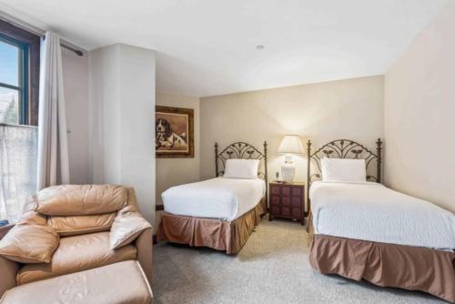 Ascent 305 by East West Hospitality