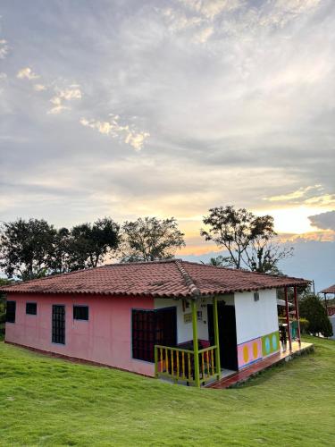 2 bedrooms, 6 beds