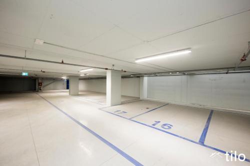 Deluxe One-Bedroom Apartment room in Waterfront Luxury 1BR Free PARKING AC NETFLIX & WIFI BY TILO LUX