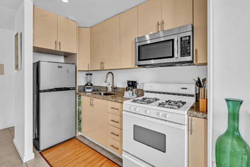 Lovely apartment in the heart of South Beach in Miami Beach, USA