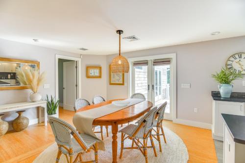 Coastal-Modern Home Less Than 3 Mi to Charlestown Beach! in South Kingstown, USA