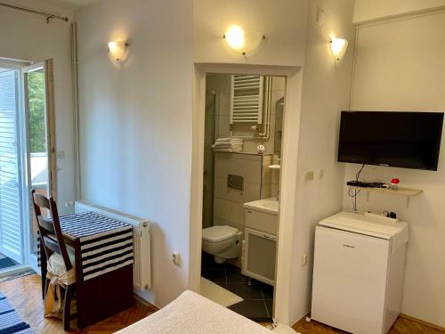 Ana Guest House - image 6