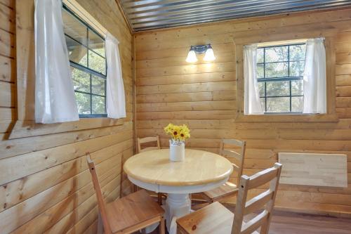 Family-Friendly Hill Country Cabin Rental with Deck! in Fredericksburg, USA