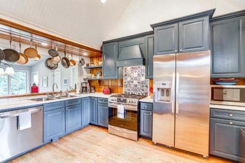 Spacious Princeton Home with Patio - Pets Welcome! in Princeton, USA
