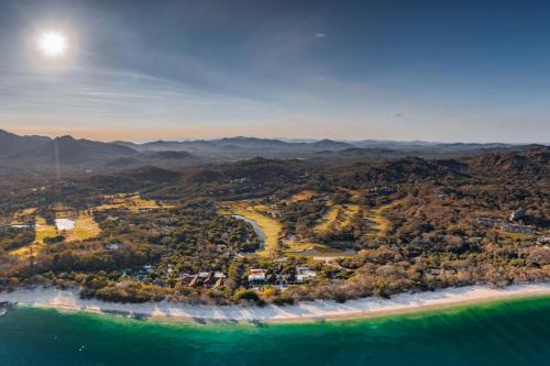 Roble Sabana 304 Luxury Apartment - Reserva Conchal