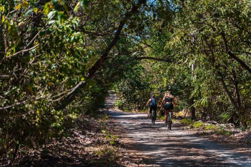 Roble Sabana 304 Luxury Apartment - Reserva Conchal