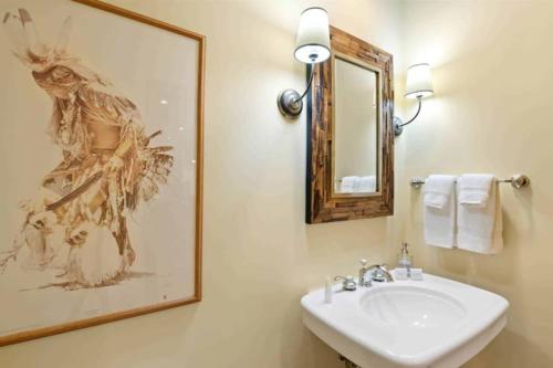 Beaver Creek Landing A207 by East West Hospitality in Beaver Creek, USA