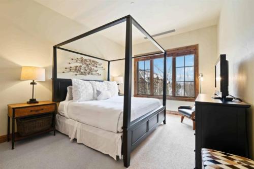 Beaver Creek Landing A207 by East West Hospitality in Avon