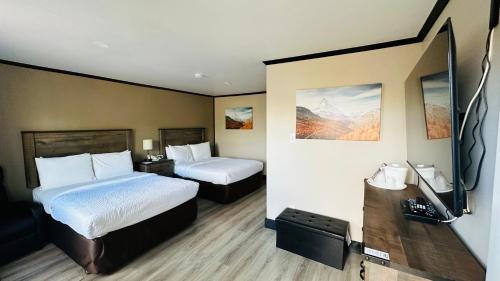 . Motel 7 Inn & Suites