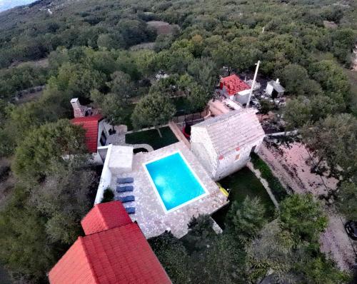 Holiday home Bilini Dvori - house with swimming pool in Podbablje