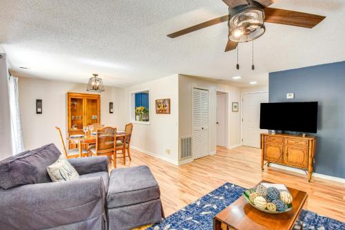 Lake Keowee Townhome with Marina and Pool Access! in Salem, USA