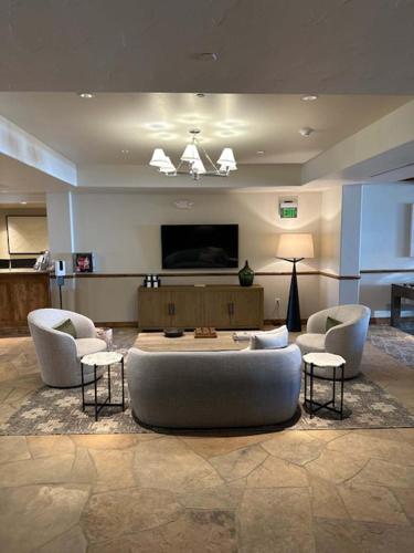 Beaver Creek Landing A402 by East West Hospitality - image 3