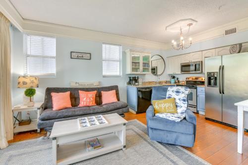 Santa Rosa Beach Condo with Pool and Hot Tub Access! in Santa Rosa Beach, USA