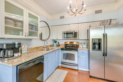 Santa Rosa Beach Condo with Pool and Hot Tub Access! in Santa Rosa Beach, USA