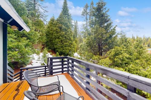 Snowy Pines in Φισ Καμπ(Καλιφόρνια)