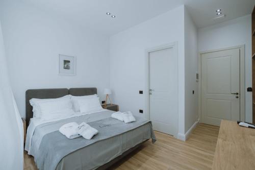 Double Room image 2