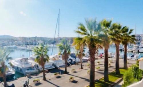 Petit Cocon magnifique vue sur Marina dans le golfe de Saint Tropez 3