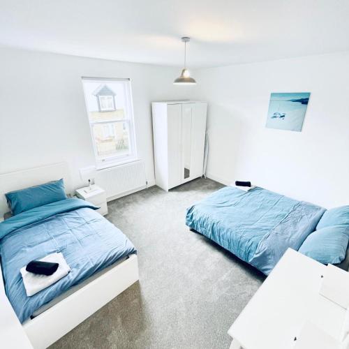 Pat, 2 Bed Flat - Sleeps 5 - Parking - Wifi in Zona Andrews Hall