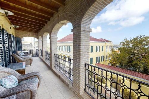 Historic and Beautiful Danish home in Downtown