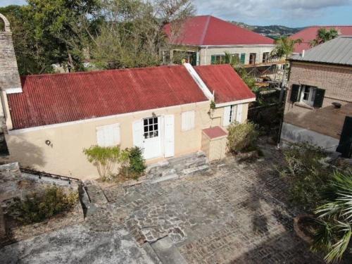 Historic and Beautiful Danish home in Downtown