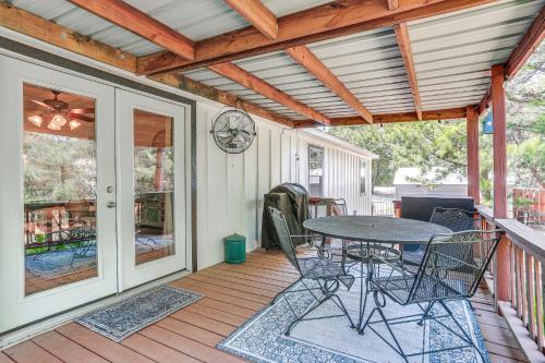 Upscale Lake Texoma Vacation Home 1 Mi to Marina! in Willow Spring, USA