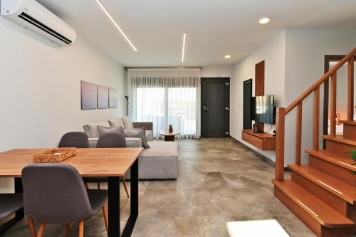 4 bedrooms, 5 beds