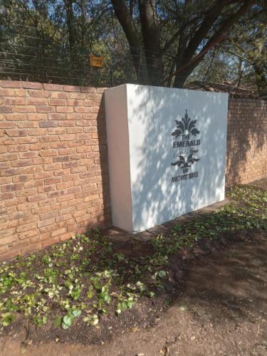 Emerald Guest House Springs Emerald Guest House Springs