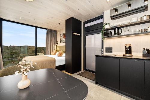 Kitchen, Heathland Lodge in Hveragerdi