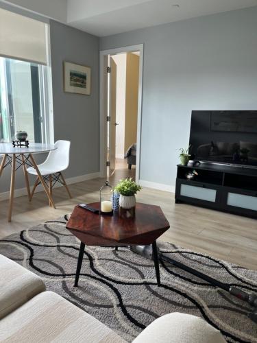 Private Park Suit Surrey downtown-600sf-1BR-1Bth in North Surrey, Canada