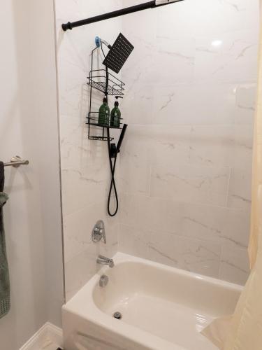 4 New Apts - 3 Bed Apt 1st Floor & 3 Bed Apt 2nd Floor - 1 Bed Studio Apt Ground Floor & 1 Bed Studio Apt Ground Floor near Penn Station EWR Airport Beth Israel Hospital NYC