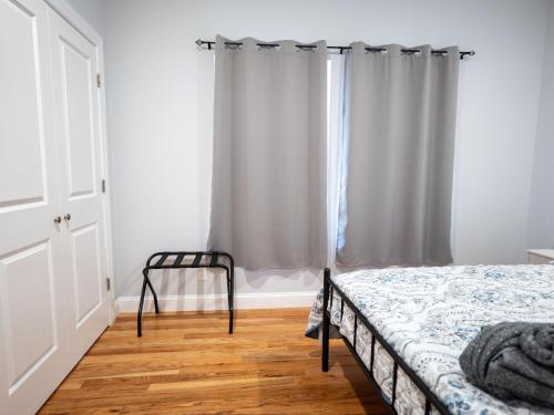 4 New Apts - 3 Bed Apt 1st Floor & 3 Bed Apt 2nd Floor - 1 Bed Studio Apt Ground Floor & 1 Bed Studio Apt Ground Floor near Penn Station EWR Airport Beth Israel Hospital NYC