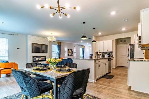 편의 시설/서비스, Spring break Deal! Raleigh Luxe Family Retreat, 15 Min to Downtown, Kids Gear, Fast WiFi for WFH, EV in 나이트데일